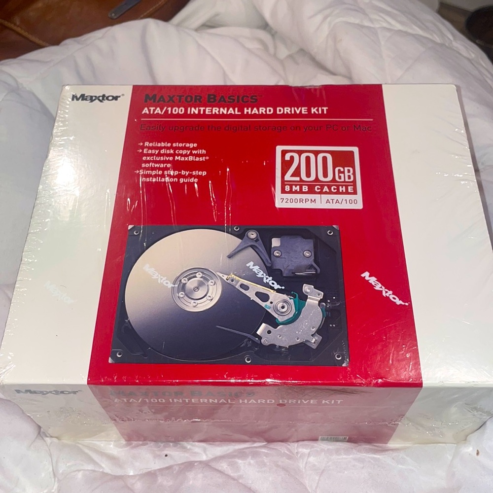 Maxtor ATA/100 hard drive kit Factory sealed 200GN /8mb cache